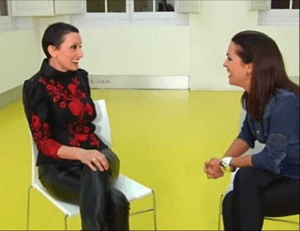 Melania Guijarro entrevista a Luz Casal en Televisión